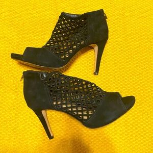 Antonio Melani Black 4” heels, perforated, zipper in back